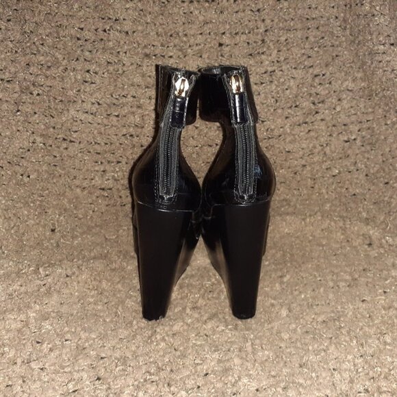 BCBGMAXAZRIA-Arcade-Wedge Sandals-Ankle Wrap-Black Croc Print Leather-Sz 7-NWOB - Picture 5 of 7